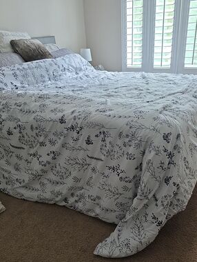 White Comforter with Navy Botanical Print - Elegant Floral Bedding